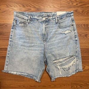 NWT American Eagle Low Rise Skater Jean Short 16